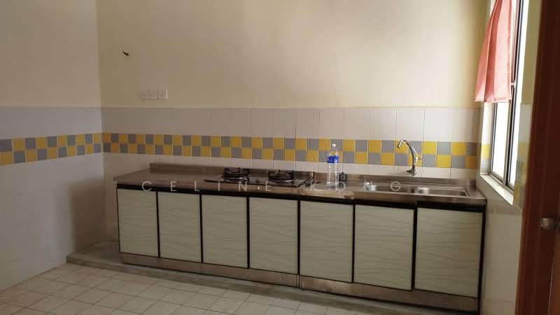 Rumah Teres 2-Tingkat untuk Dijual di Taman Bukit Subang (Shah Alam) - Celine Kong - Kitchen - PropertyGuru.com.my