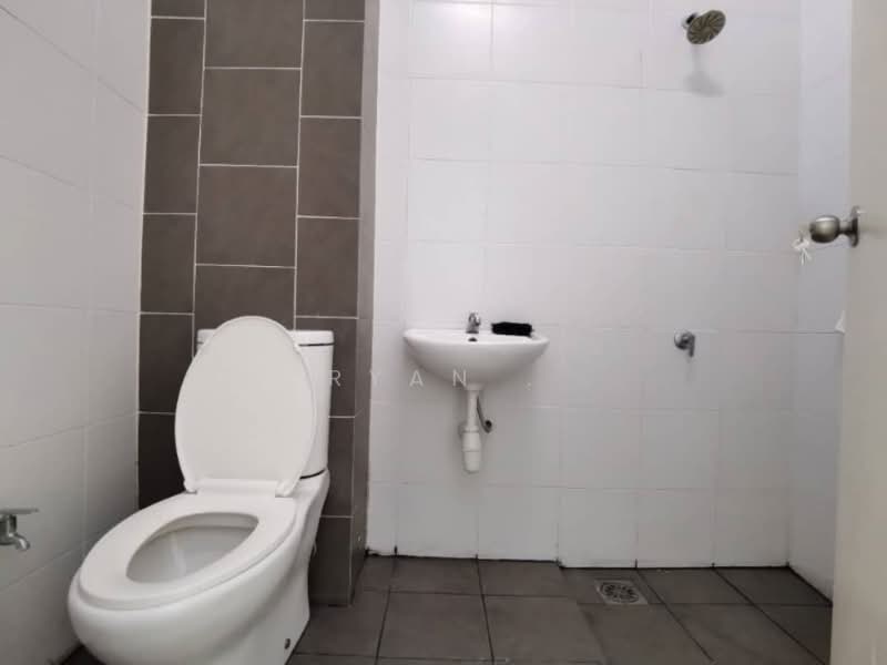 Rumah Teres 2 Tingkat untuk Disewa di Setia Alam (Selangor) - Ryan . - Bathroom - PropertyGuru.com.my