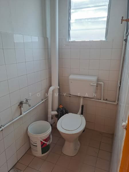 Rumah Flat untuk Disewa di Taman Puchong Prima - Tommy Tan - Bathroom - PropertyGuru.com.my