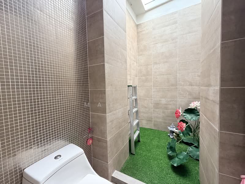 Semi-Detached House for Sale in Puchong (Selangor) - Max Lee - Bathroom - PropertyGuru.com.my