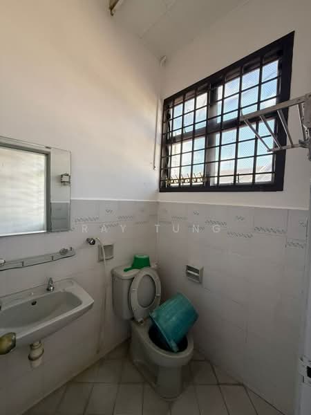Rumah Teres 2 Tingkat untuk Disewa di Taman Desa Cemerlang (Ulu Tiram) - Ray Tung - Bathroom - PropertyGuru.com.my