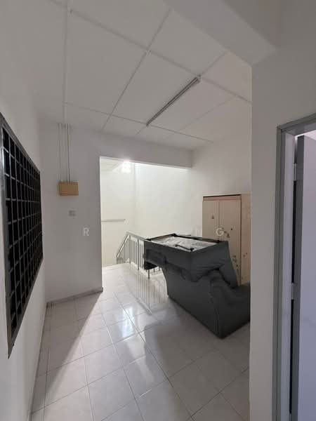 Rumah Teres 2 Tingkat untuk Disewa di Taman Desa Cemerlang (Ulu Tiram) - Ray Tung - Corridor - PropertyGuru.com.my