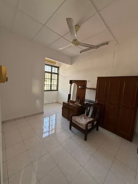 Rumah Teres 2 Tingkat untuk Disewa di Taman Desa Cemerlang (Ulu Tiram) - Ray Tung - Bedroom - PropertyGuru.com.my