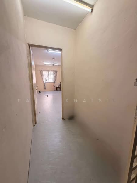 Apartment for Sale at Idaman Seroja - Fariq Khairil - Corridor - PropertyGuru.com.my