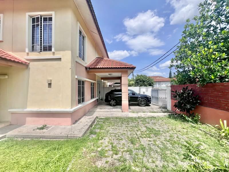 Rumah Berkembar untuk Dijual di Bandar Bukit Mahkota (Bangi) - Shahrul Hafizi - Exterior - PropertyGuru.com.my