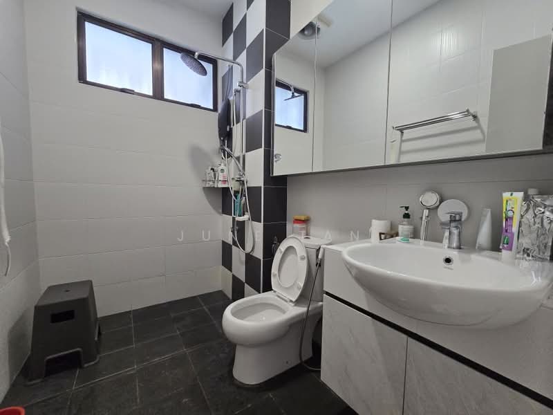Rumah Teres 2 Tingkat untuk Dijual di Taman Bestari Perdana (Pasir Gudang) - June Tan - PropertyGuru.com.my