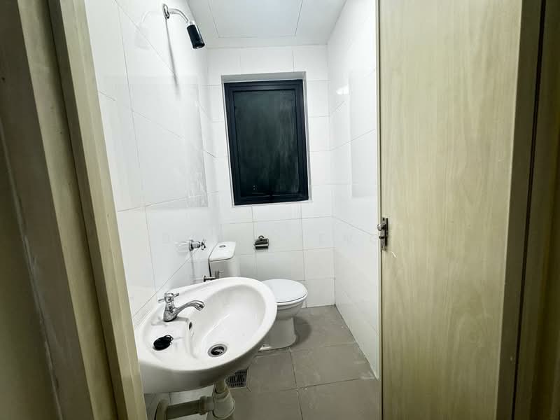 Apartment for Rent at Molek Pine 4 - Bosco Eng - Bathroom - PropertyGuru.com.my