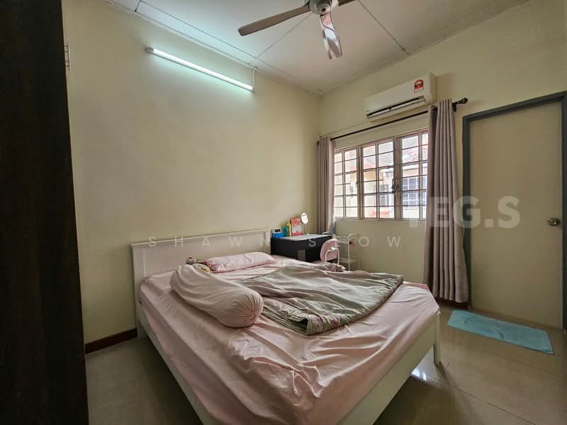 Terraced House for Sale in Kota Kemuning (Shah Alam) - Shawn Seow - Bedroom - PropertyGuru.com.my
