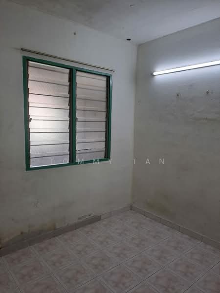 Rumah Flat untuk Disewa di Puchong Utama Court 1 - Tommy Tan - Interior - PropertyGuru.com.my