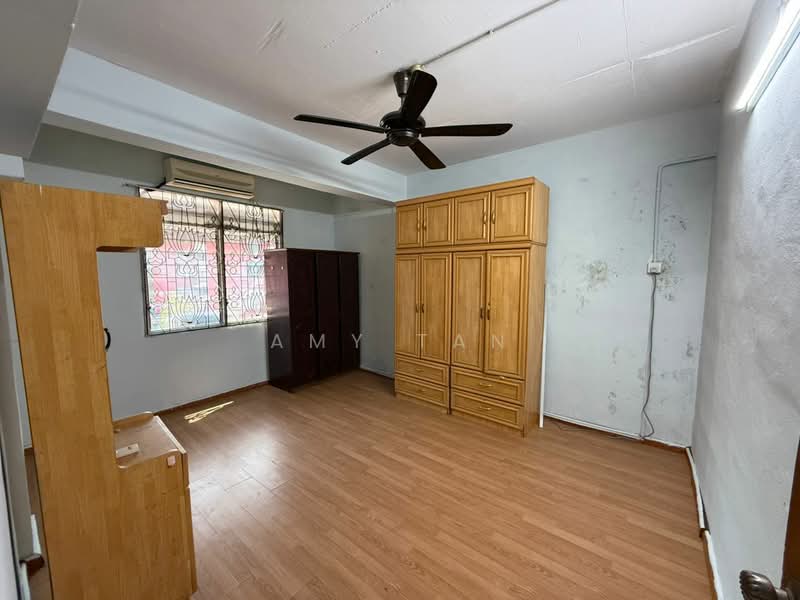 Rumah Flat untuk Disewa di Taman Free School - Amy Tan - Bedroom - PropertyGuru.com.my