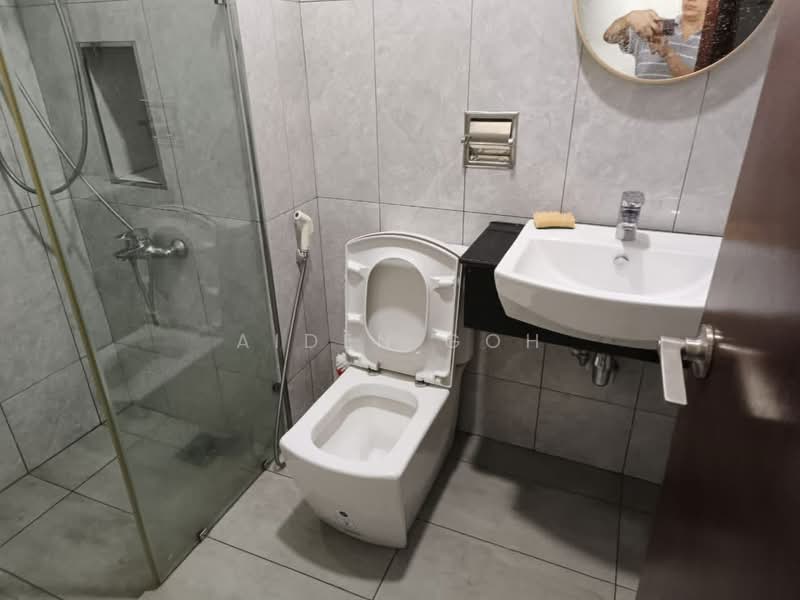 Servis Apartment untuk Disewa di Paragon Suites @ CIQ - Aiden Goh - Bathroom - PropertyGuru.com.my