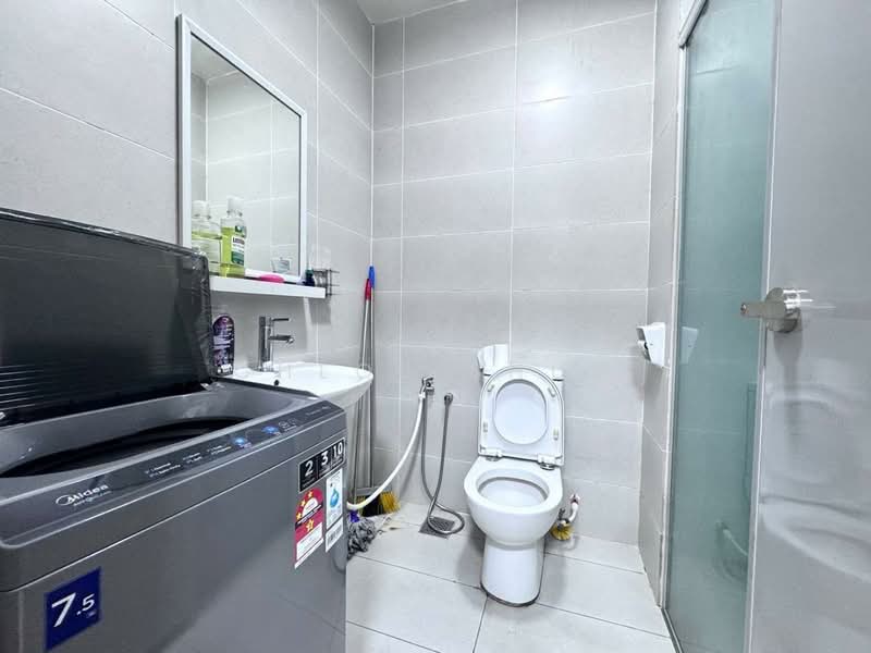 Kondominium untuk Disewa di PARC Regency (Residensi Masai) - Chloe Shum - Bathroom - PropertyGuru.com.my