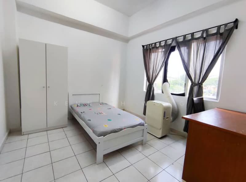 Pangsapuri untuk Disewa di Sri Manja Square Petaling Jaya - Kenneth Wong - Bedroom - PropertyGuru.com.my