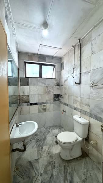 Rumah Teres 2 Tingkat untuk Dijual di Taman Sri Putri (Skudai) - Karl Lim - Bathroom - PropertyGuru.com.my