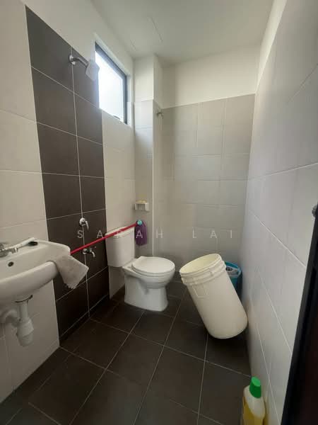 2-storey Terraced House for Sale in Johor Bahru (Johor) - Sarah Lai - Bathroom - PropertyGuru.com.my