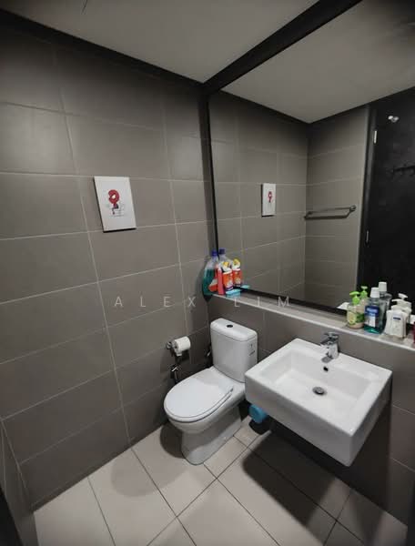 Servis Apartment untuk Disewa di The Tamarind - Alex Lim - Bathroom - PropertyGuru.com.my