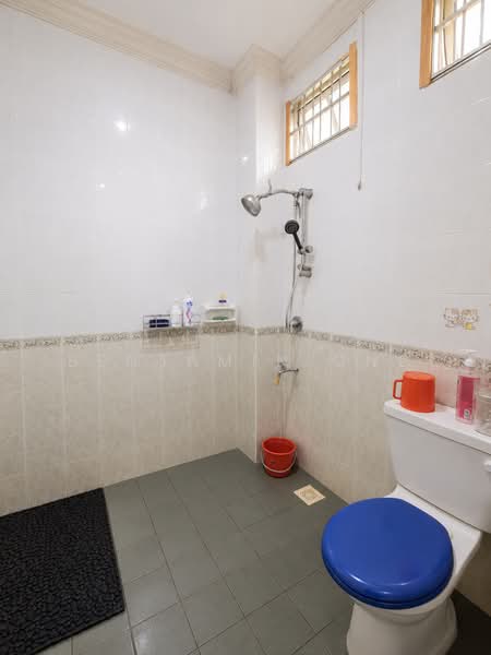 Rumah Berkembar untuk Dijual di Taman Redang (Johor Bahru) - Benjamin Ong - Bathroom - PropertyGuru.com.my