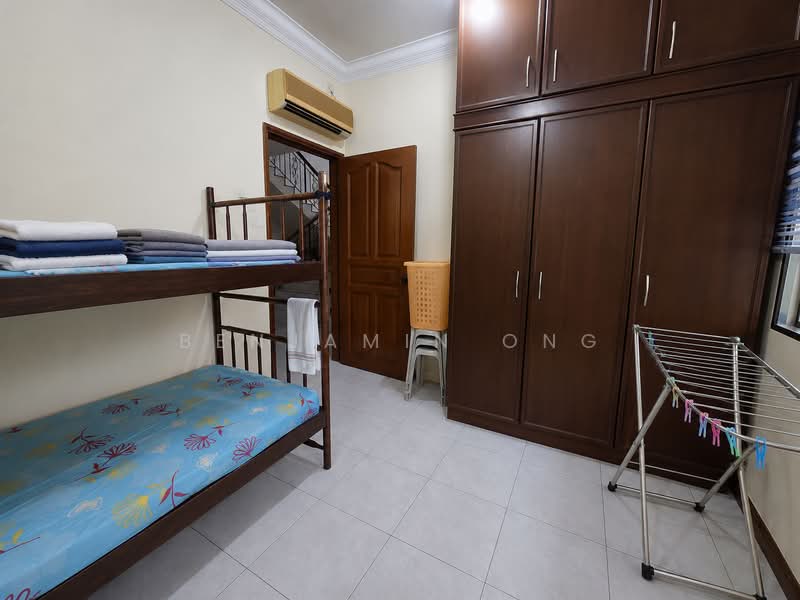 Rumah Berkembar untuk Dijual di Taman Redang (Johor Bahru) - Benjamin Ong - Bedroom - PropertyGuru.com.my