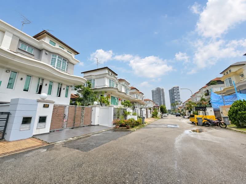 Rumah Berkembar untuk Dijual di Taman Redang (Johor Bahru) - Benjamin Ong - Exterior - PropertyGuru.com.my