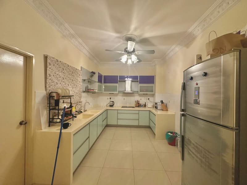 Condominium for Sale at Putra Marine Resort - Sammi SC - Kitchen - PropertyGuru.com.my