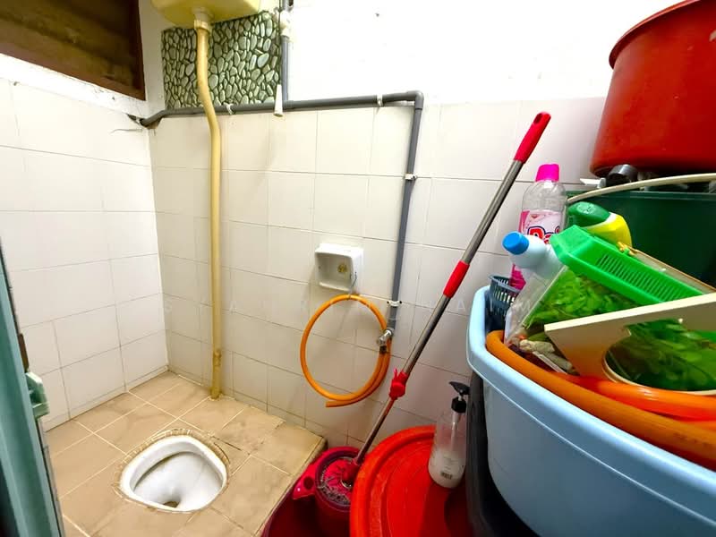 Flat for Sale at Rumah Pangsa Kayu Ara - Syahrim Naim - Bathroom - PropertyGuru.com.my