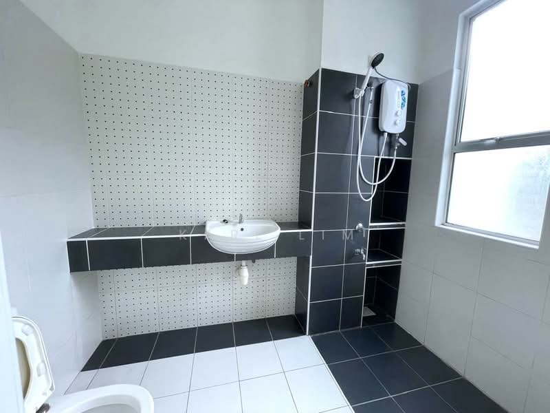 2-storey Terraced House for Sale in Setia Eco Gardens (Gelang Patah) - Karl Lim - Bathroom - PropertyGuru.com.my