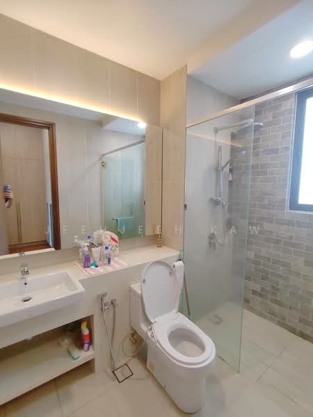 Condominium for Sale at Queens Residences Q1 @ Queens Waterfront - JeehJeeh Kaw - PropertyGuru.com.my