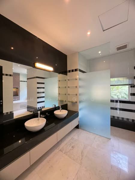Bungalow House untuk Disewa di Bangsar Hill (Bangsar) - Hugo Gooi - Bathroom - PropertyGuru.com.my