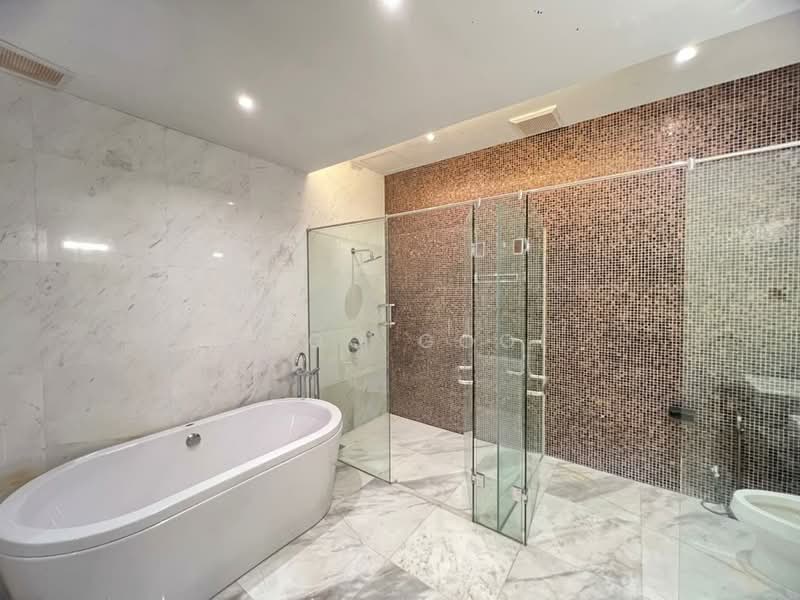 Bungalow House untuk Disewa di Bangsar Hill (Bangsar) - Hugo Gooi - Bathroom - PropertyGuru.com.my