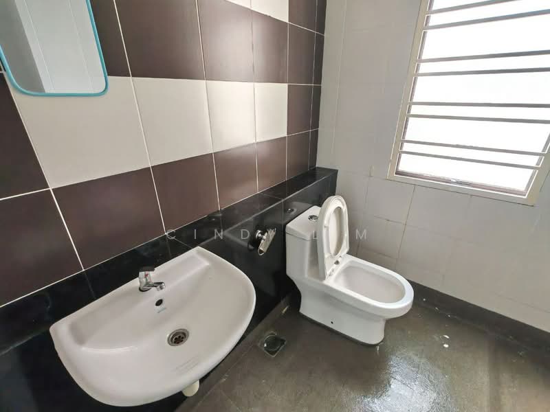 Service Residence for Sale at Austin Regency (Pangsapuri Austin Perdana) - Cindy Lim - Bathroom - PropertyGuru.com.my