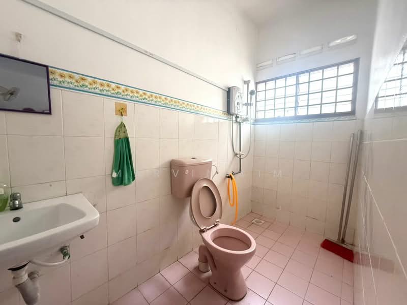 2-storey Terraced House for Sale in Skudai (Johor) - Marvin Lim - Bathroom - PropertyGuru.com.my