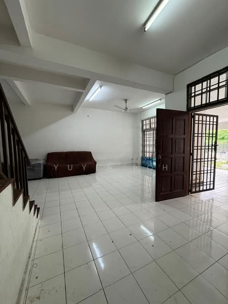 2-storey Terraced House for Sale in Taman Nusa Perintis (Iskandar Puteri (Nusajaya)) - YUYIN POH - Living Room - PropertyGuru.com.my