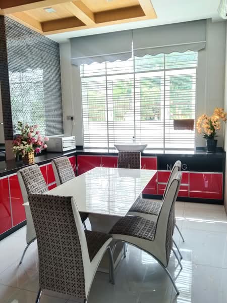 Rumah Banglo untuk Dijual di Taman Ampang Utama (Ampang) - Siew Khim Ng - Kitchen - PropertyGuru.com.my