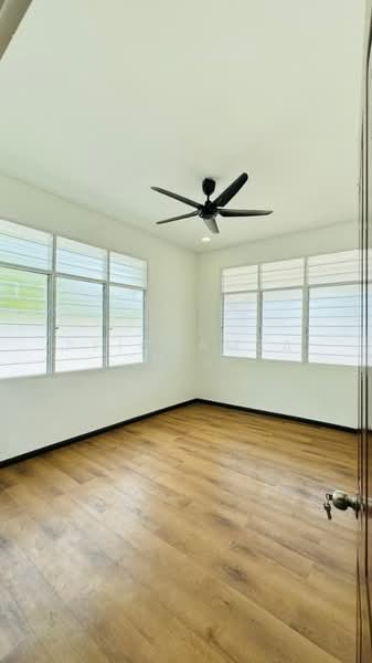 Rumah Berkembar untuk Dijual di Taman Desa Aman 2 (Sungai Lalang) - AfiqHamzah . - Bedroom - PropertyGuru.com.my