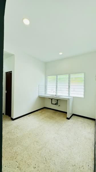 Rumah Berkembar untuk Dijual di Taman Desa Aman 2 (Sungai Lalang) - AfiqHamzah . - Kitchen - PropertyGuru.com.my