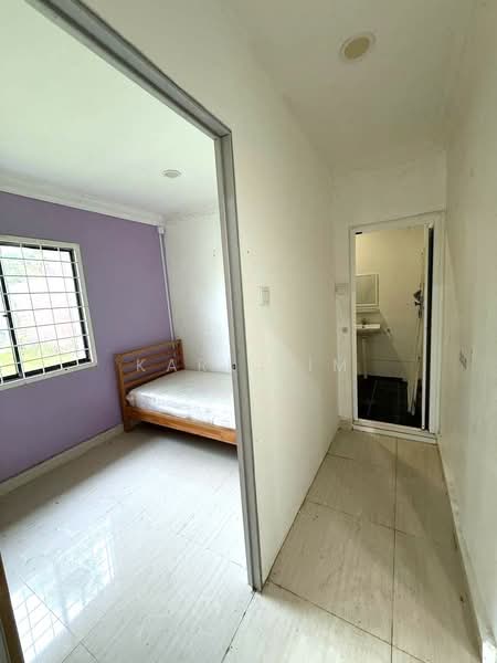 Rumah Teres 1 Tingkat untuk Dijual di Taman Molek (Johor Bahru) - Karl Lim - Bedroom - PropertyGuru.com.my