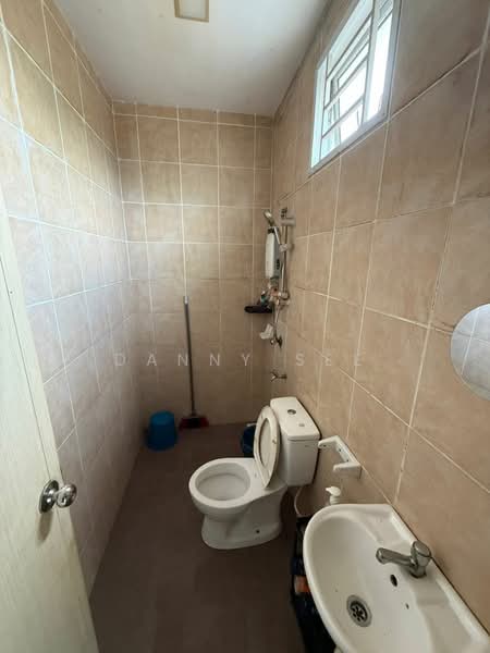 2-storey Terraced House for Sale in Taman Scientex Senai (Senai) - Danny See - Bathroom - PropertyGuru.com.my
