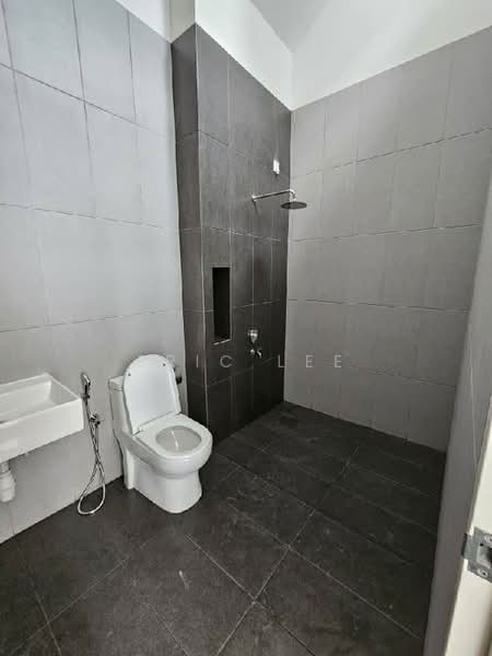 Rumah Teres 2 Tingkat untuk Dijual di Taman Mount Austin (Tebrau) - Eric Lee - Bathroom - PropertyGuru.com.my