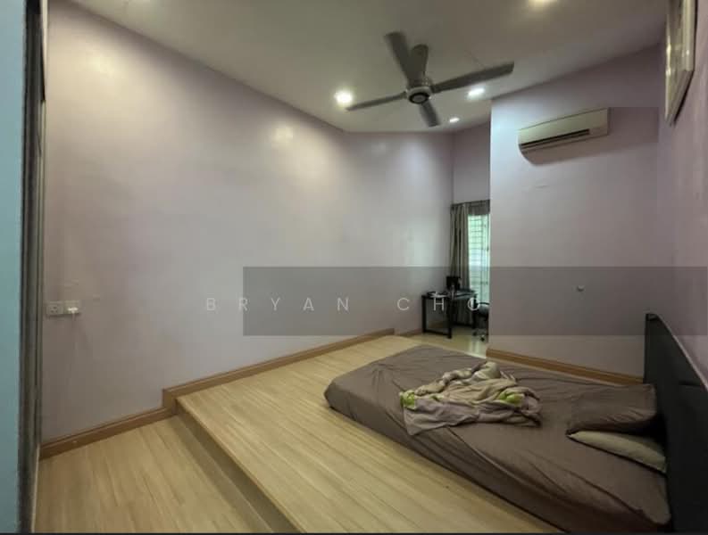 Rumah Teres 3.5 Tingkat untuk Dijual di Seri Kembangan (Selangor) - Bryan Cho - Bedroom - PropertyGuru.com.my