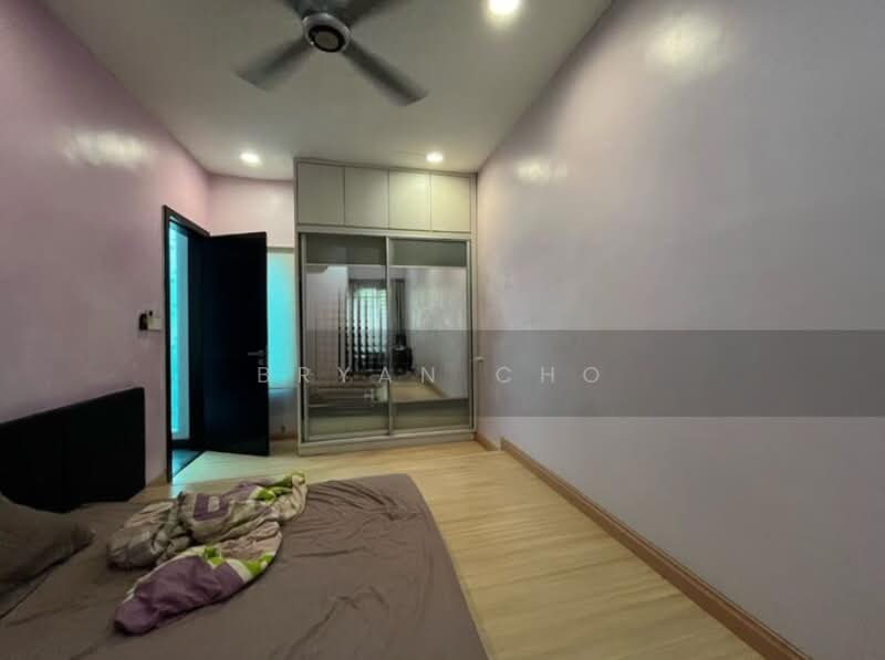 Rumah Teres 3.5 Tingkat untuk Dijual di Seri Kembangan (Selangor) - Bryan Cho - Bedroom - PropertyGuru.com.my