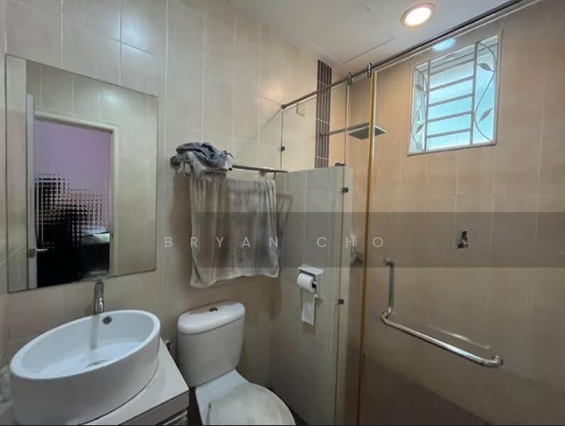 Rumah Teres 3.5 Tingkat untuk Dijual di Seri Kembangan (Selangor) - Bryan Cho - Bathroom - PropertyGuru.com.my