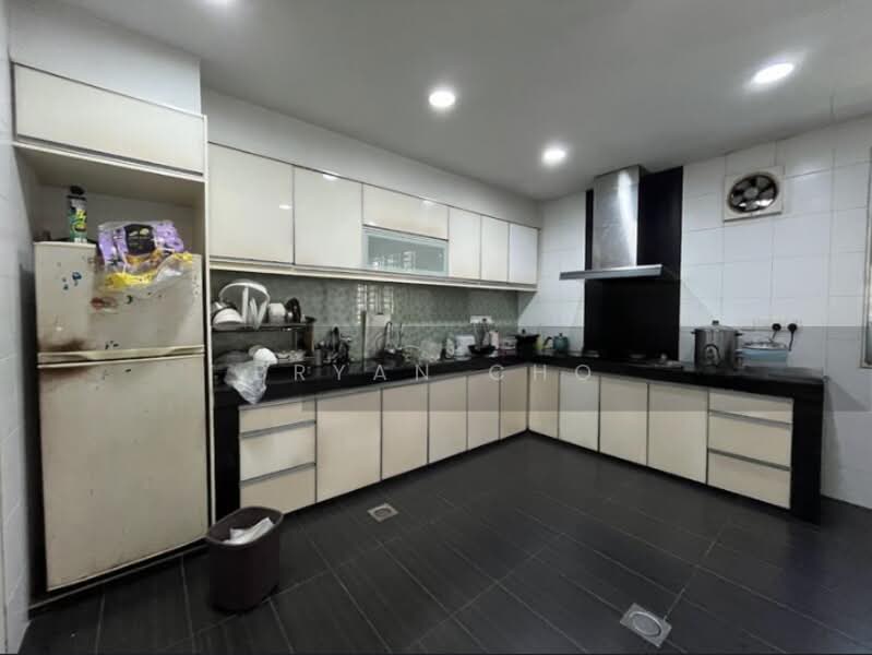 Rumah Teres 3.5 Tingkat untuk Dijual di Seri Kembangan (Selangor) - Bryan Cho - Kitchen - PropertyGuru.com.my