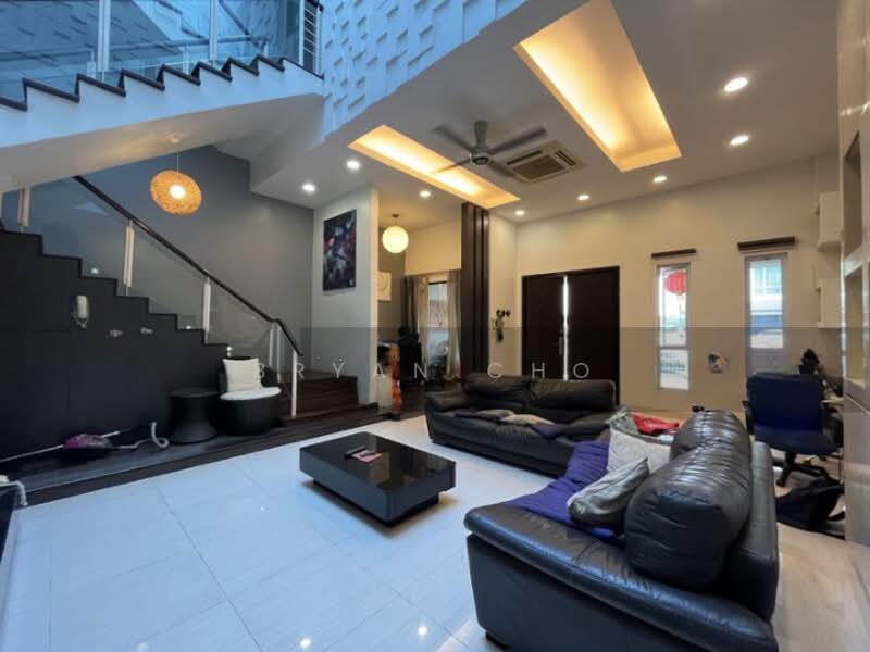 Rumah Teres 3.5 Tingkat untuk Dijual di Seri Kembangan (Selangor) - Bryan Cho - Living Room - PropertyGuru.com.my