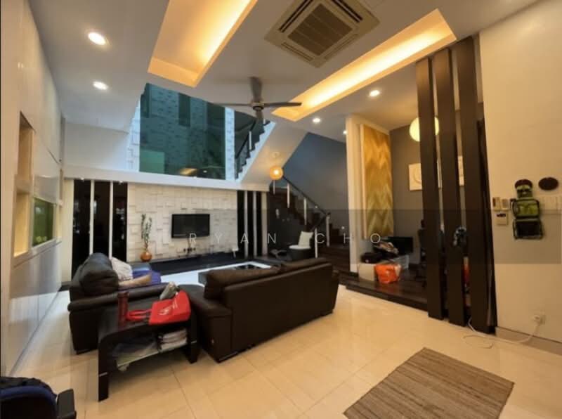 Rumah Teres 3.5 Tingkat untuk Dijual di Seri Kembangan (Selangor) - Bryan Cho - Living Room - PropertyGuru.com.my