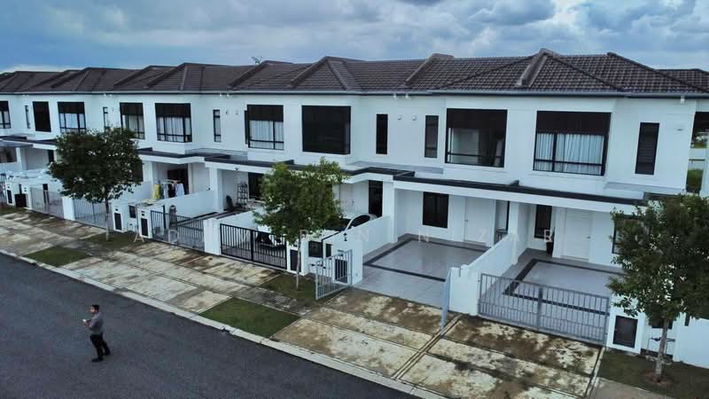 Rumah Teres 2 Tingkat untuk Dijual di Eco Grandeur (Puncak Alam) - Adam Bin Nizar - PropertyGuru.com.my