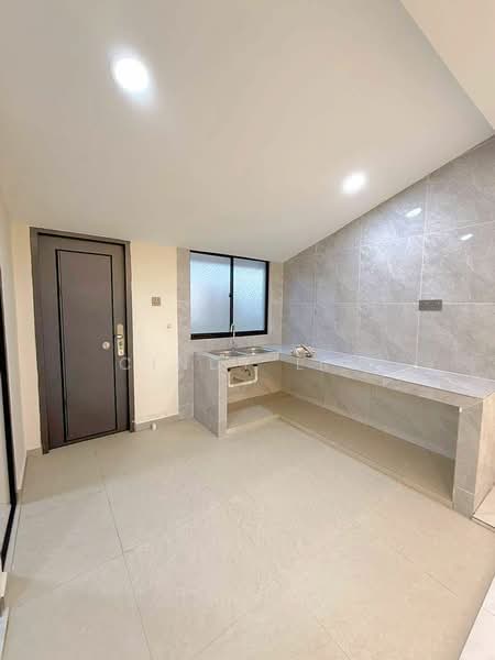 Rumah Teres 1 Tingkat untuk Dijual di Taman Johor Jaya (Johor Bahru) - Cindy Lim - Kitchen - PropertyGuru.com.my