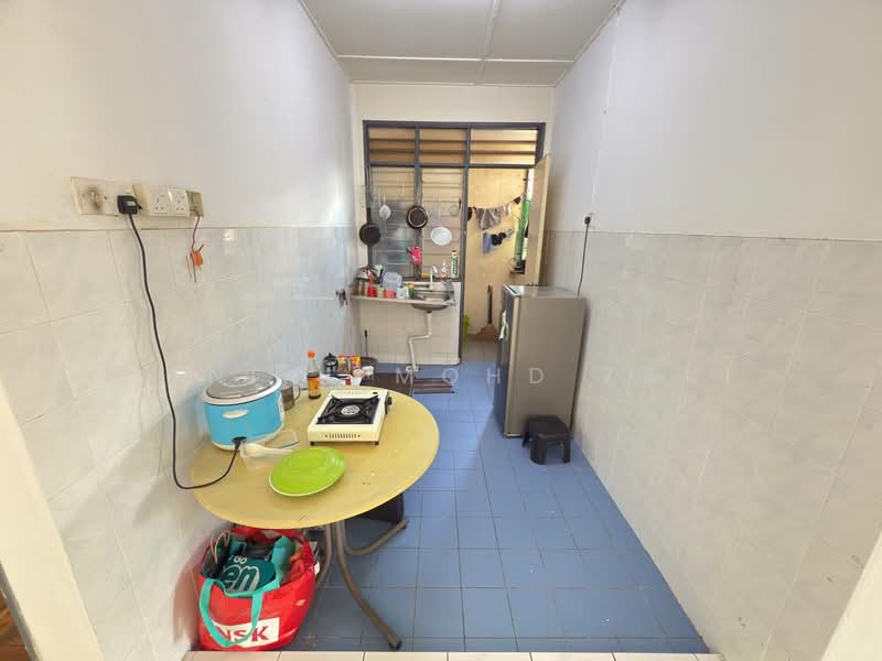Apartment for Sale at Pangsapuri Sri Baiduri - Danial Mohd Zaki - Kitchen - PropertyGuru.com.my