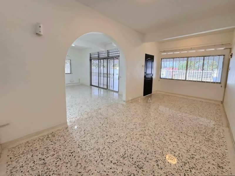 Semi-Detached House for Sale in Taman Nong Chik (Johor Bahru) - Alan Tia - Living Room - PropertyGuru.com.my