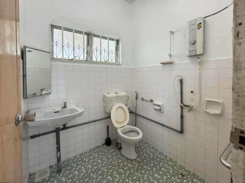 Semi-Detached House for Sale in Taman Nong Chik (Johor Bahru) - Alan Tia - PropertyGuru.com.my