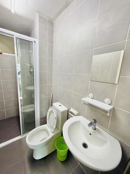 Service Residence for Sale at Savanna Executive Suite @ Southville City - Kow Tze Fui - Bathroom - PropertyGuru.com.my